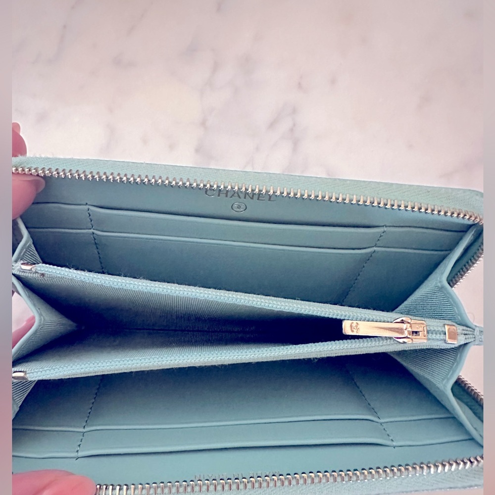 Authentic Chanel Wallet - Picture 4 of 12
